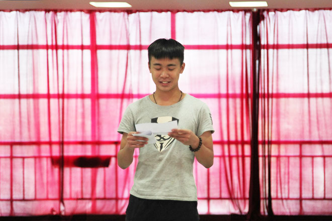 北京星干線播音專(zhuān)業(yè)學(xué)員進(jìn)行專(zhuān)業(yè)測(cè)試
